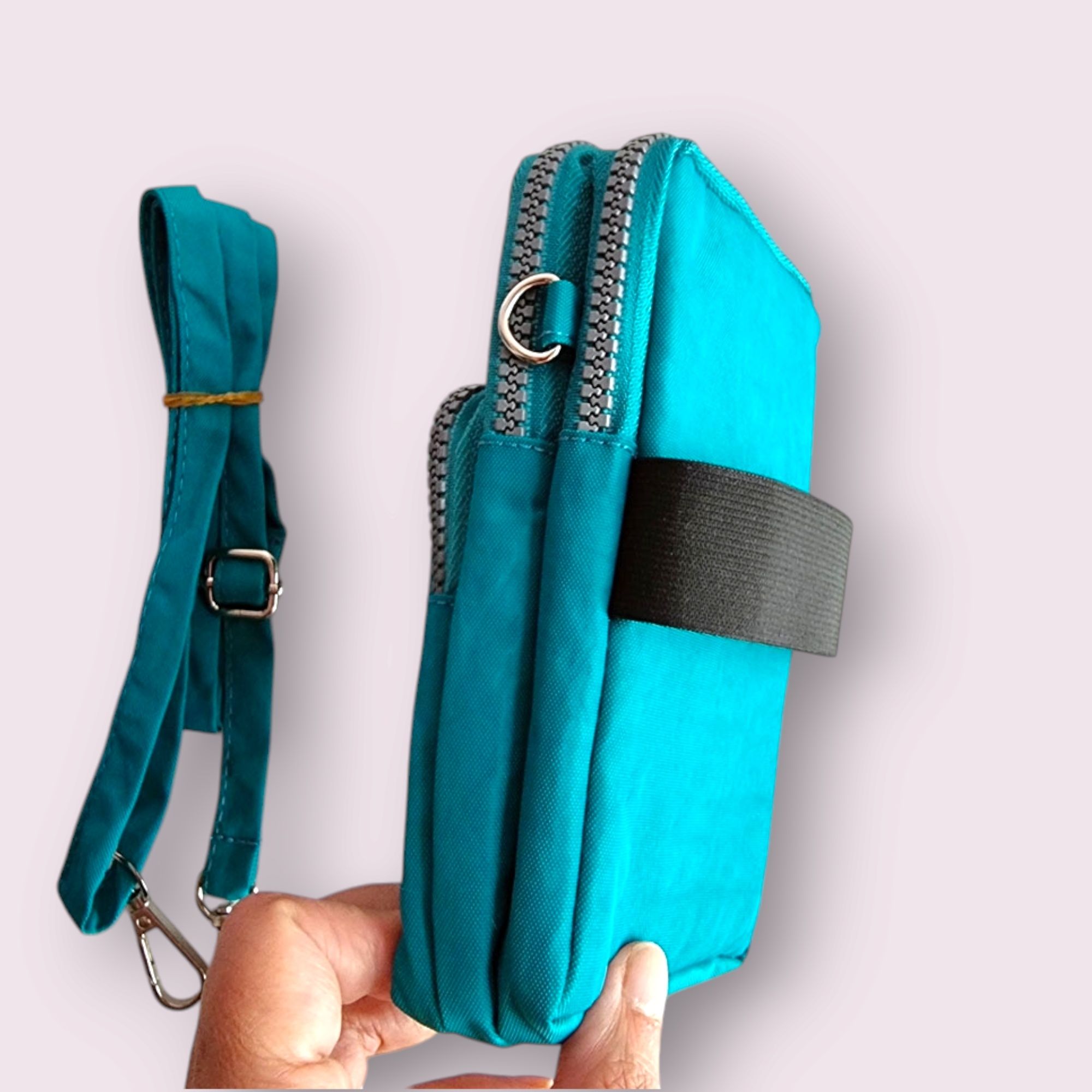 Bolsa Pequena c/ 3 bolsos NOVA