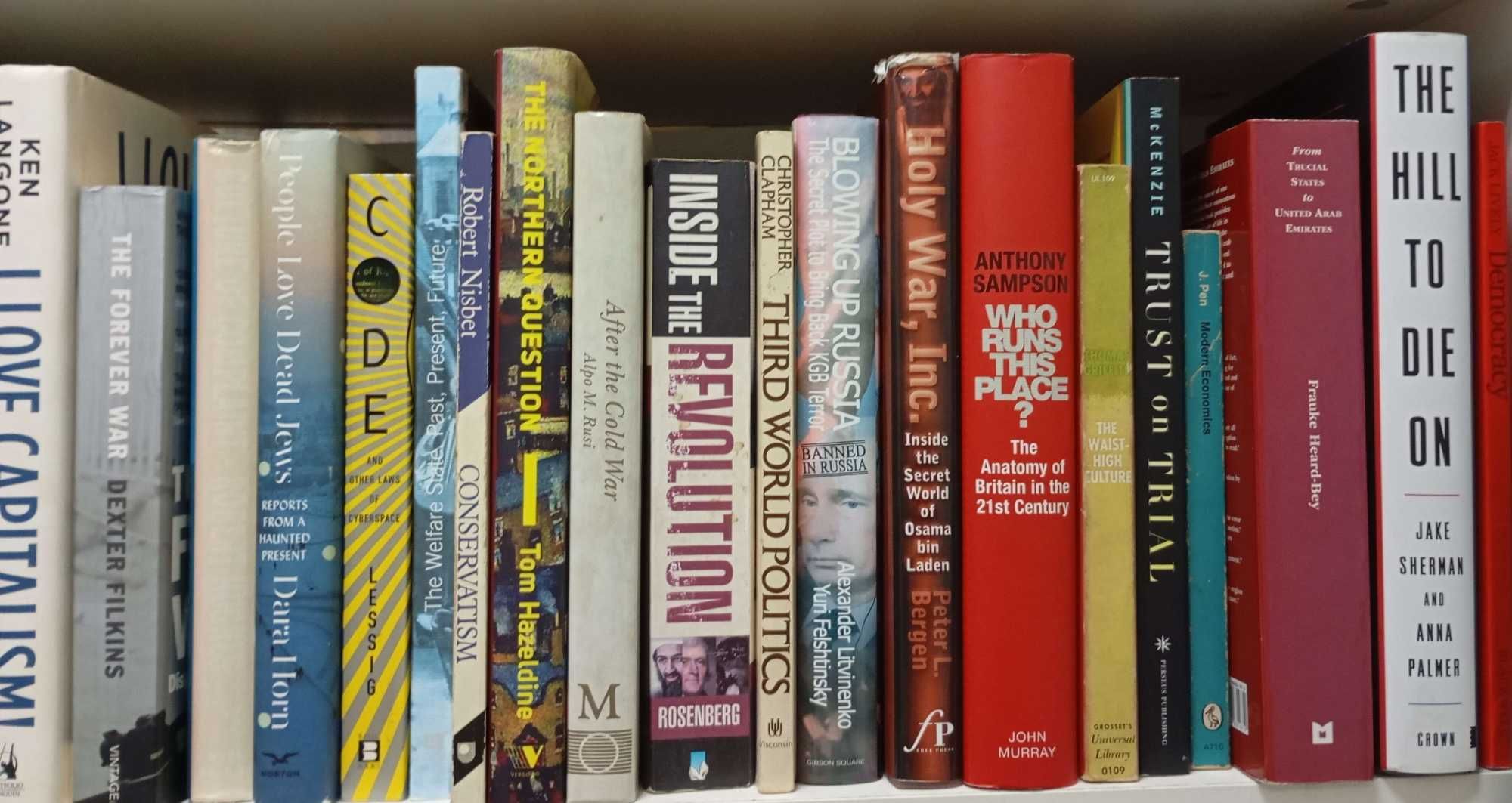 Livros politica (Donald Trump, Ben Shapiro, Israel, conspiracy)