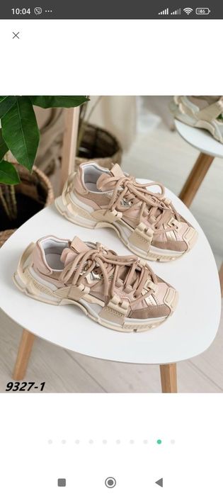 Жіночі кросівки у стилі d&g