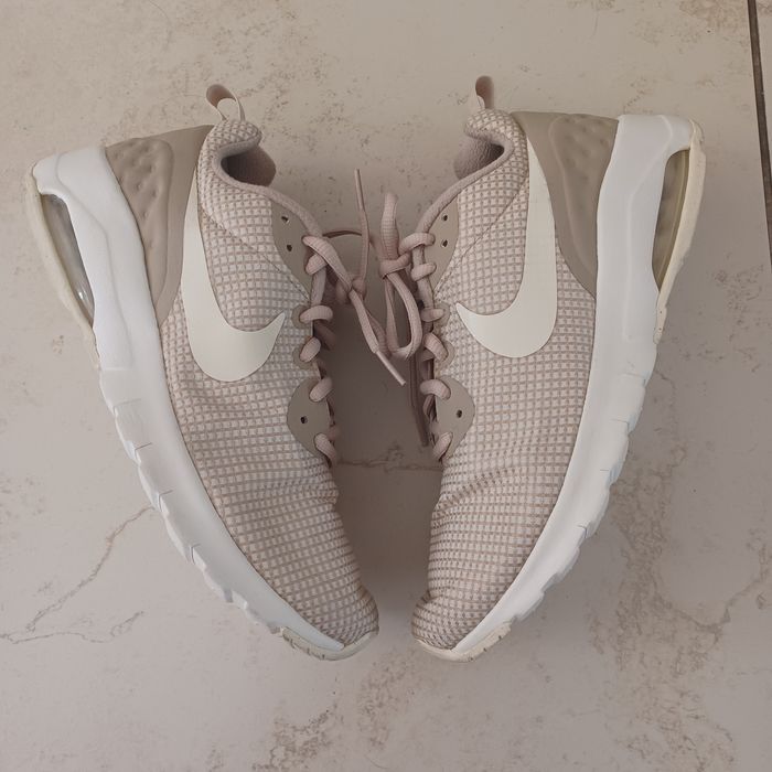 Nike AIR MAX Motion Lw Se jak nowe 42/27 cm/salon 439 zł