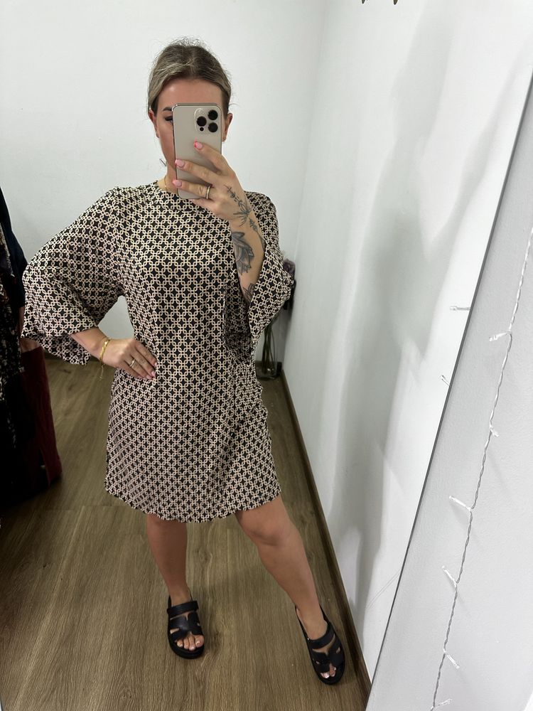 Sukienka we wzorki h&m