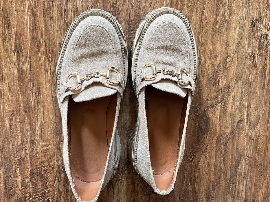 Продам натуральные лоферы в отличном состоянии