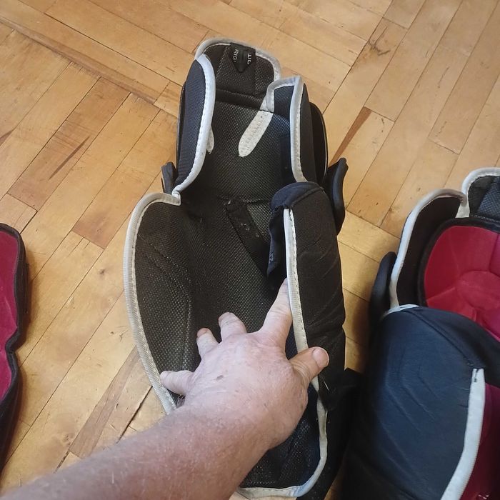 хокейные щитки с подкладками профессиональные