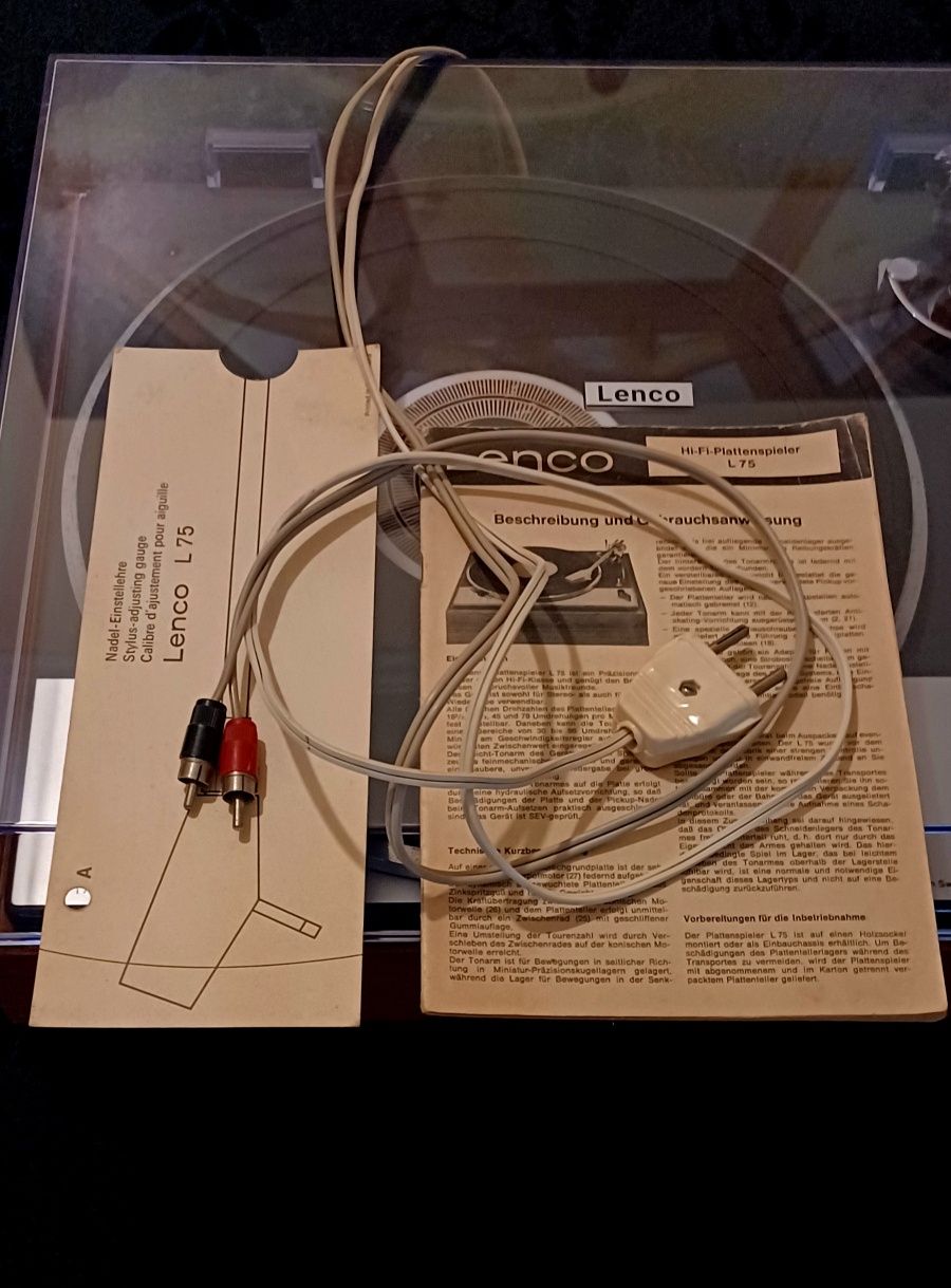 Gira-discos Lenco L75