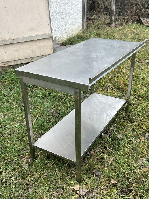 Стіл професійний із нержавійочої сталі