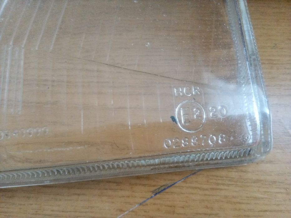 Продам стекло від фари