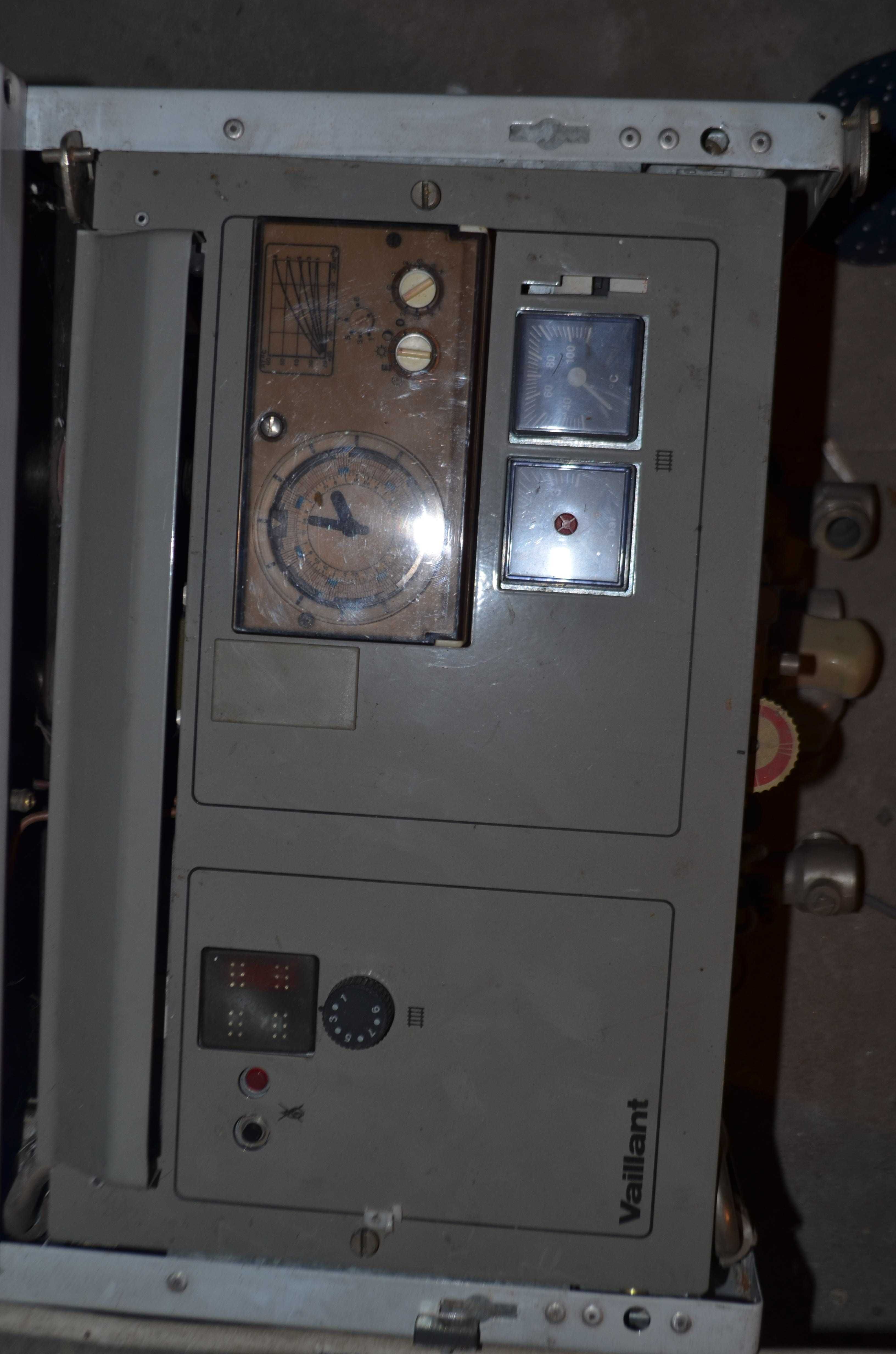 Kocioł piec c.o.v dwu funkcyjny Vailant Thermoblock VCW 182E stary