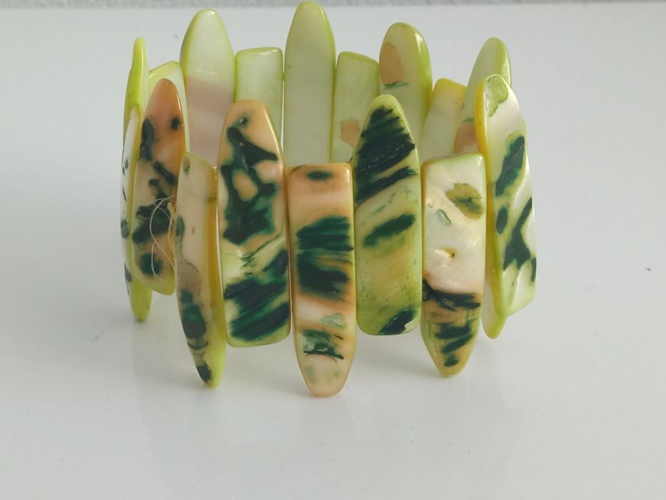 Pulseiras ajustáveis ao seu pulso - tons de verde; roxo e lilás