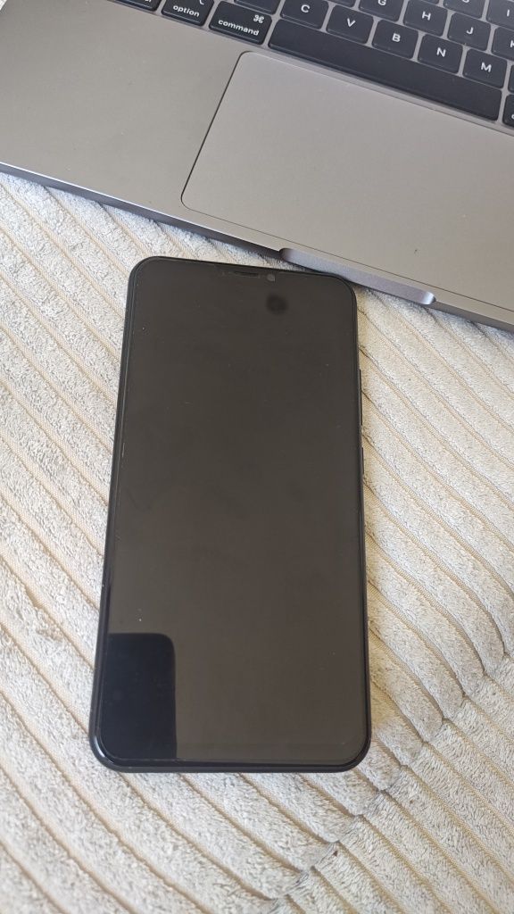 ASUS Zenfone 6GB / Snapdragon 8x2,80 GHz w dobrym stanie