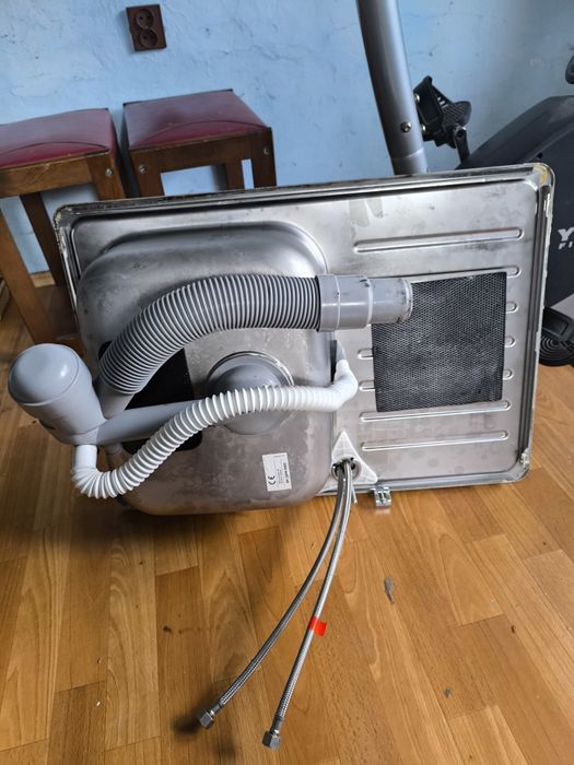 Sprzedam zlewozmywak jednokomorowy z baterią i syfonem