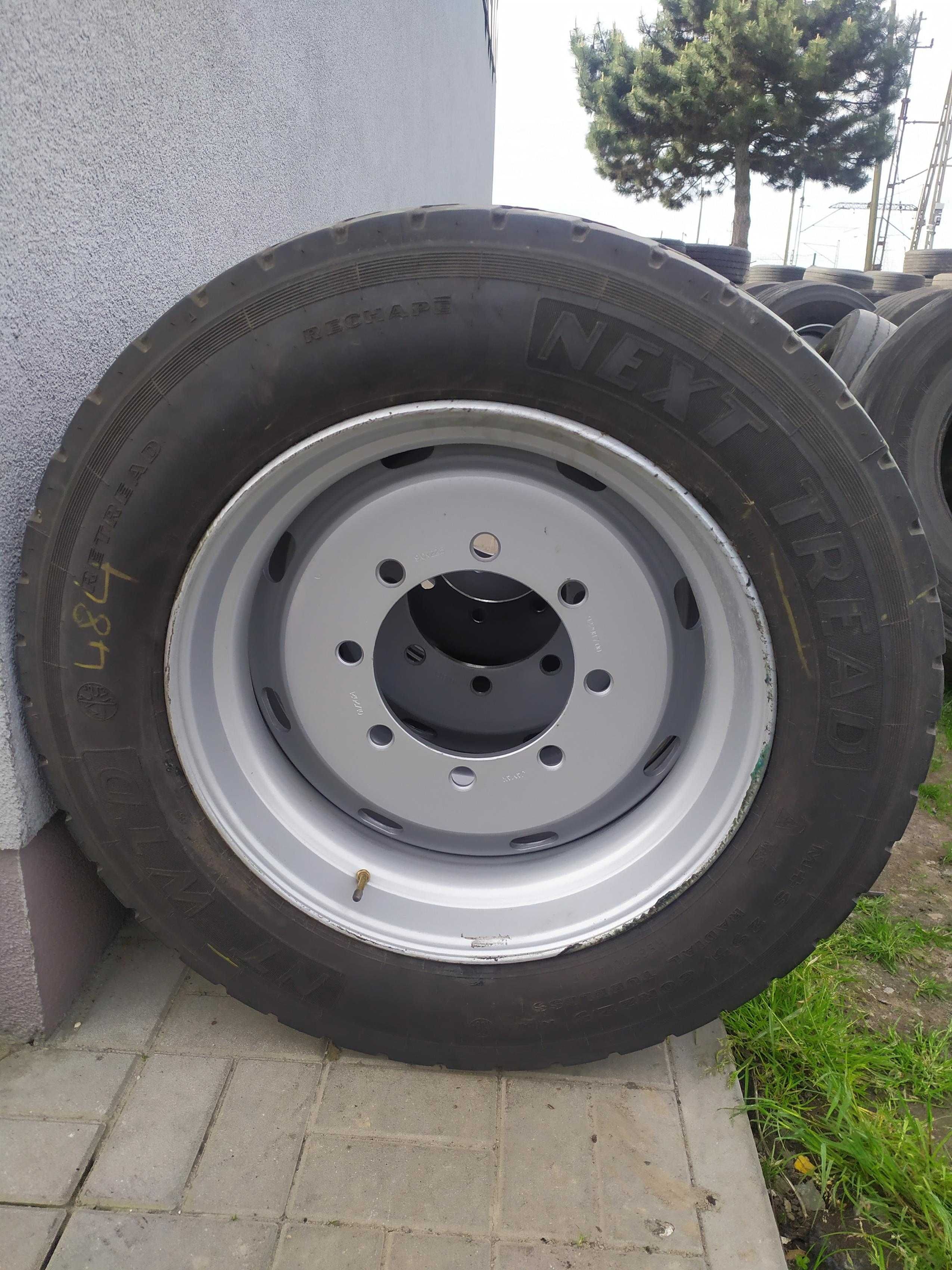 Koła BEZDĘTKOWE 8-OTWORÓW Przyczepa HL 295/60R22.5