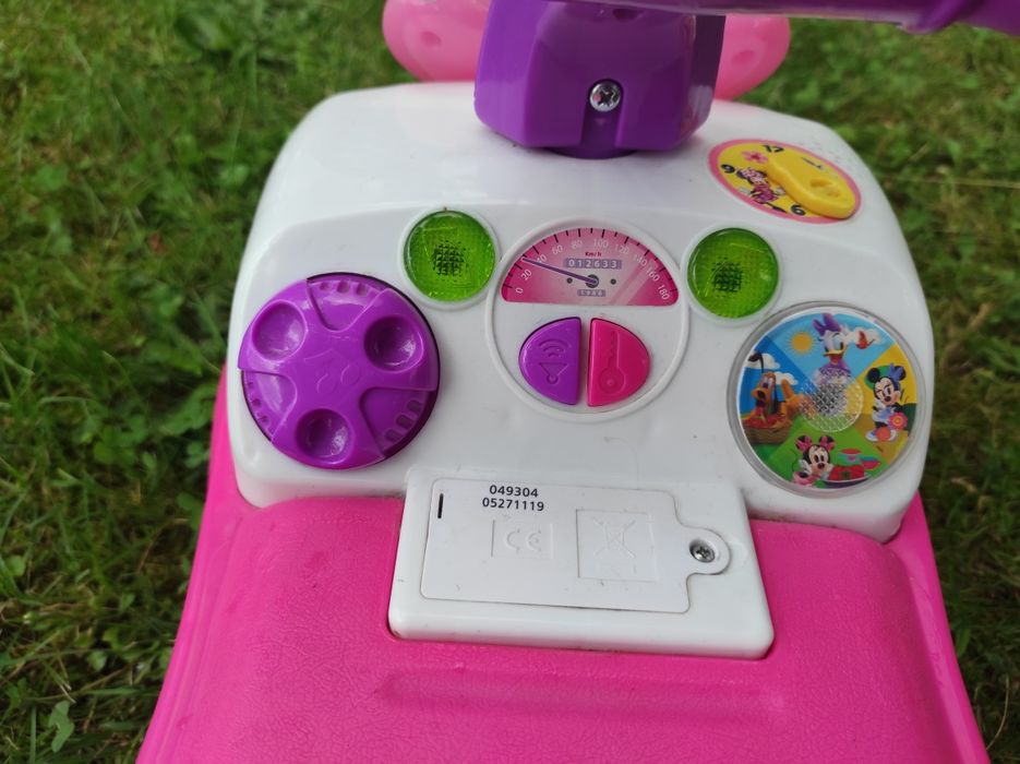 Jeździk Minnie samochodzik