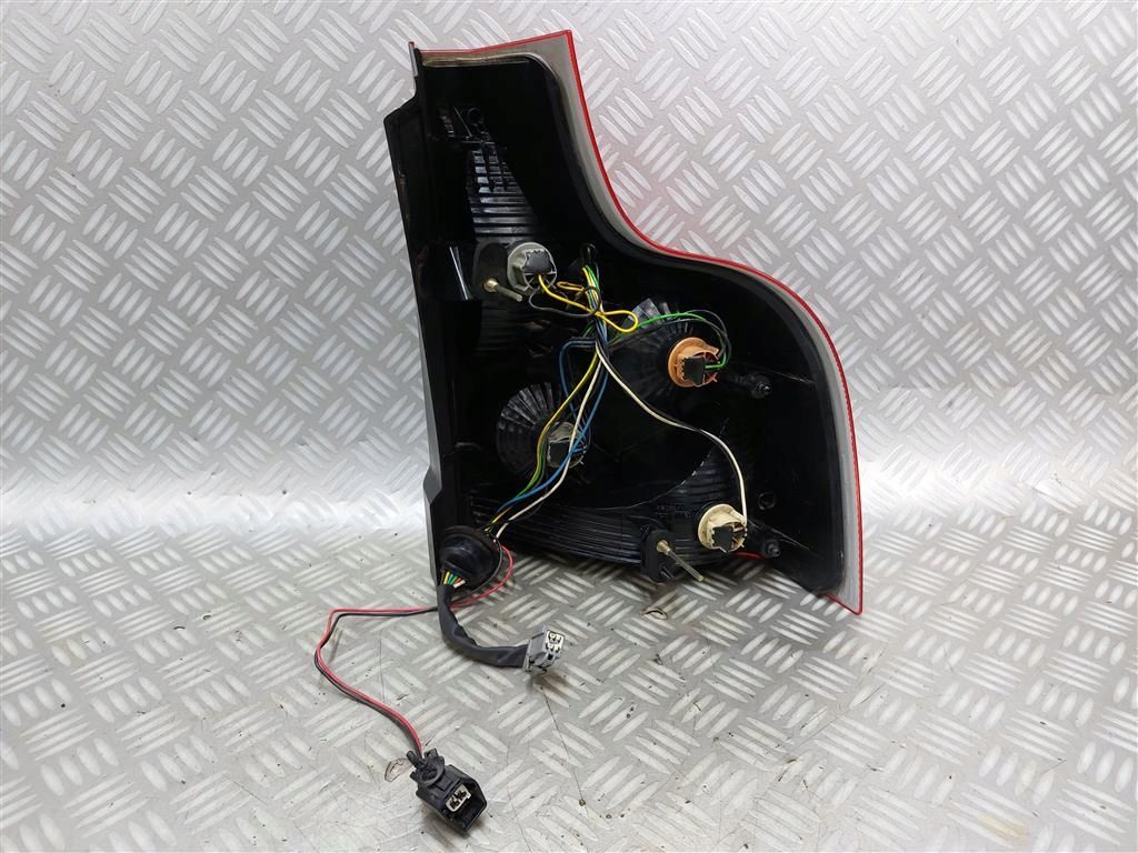 Lampa lewa tylna tył volvo XC90 i