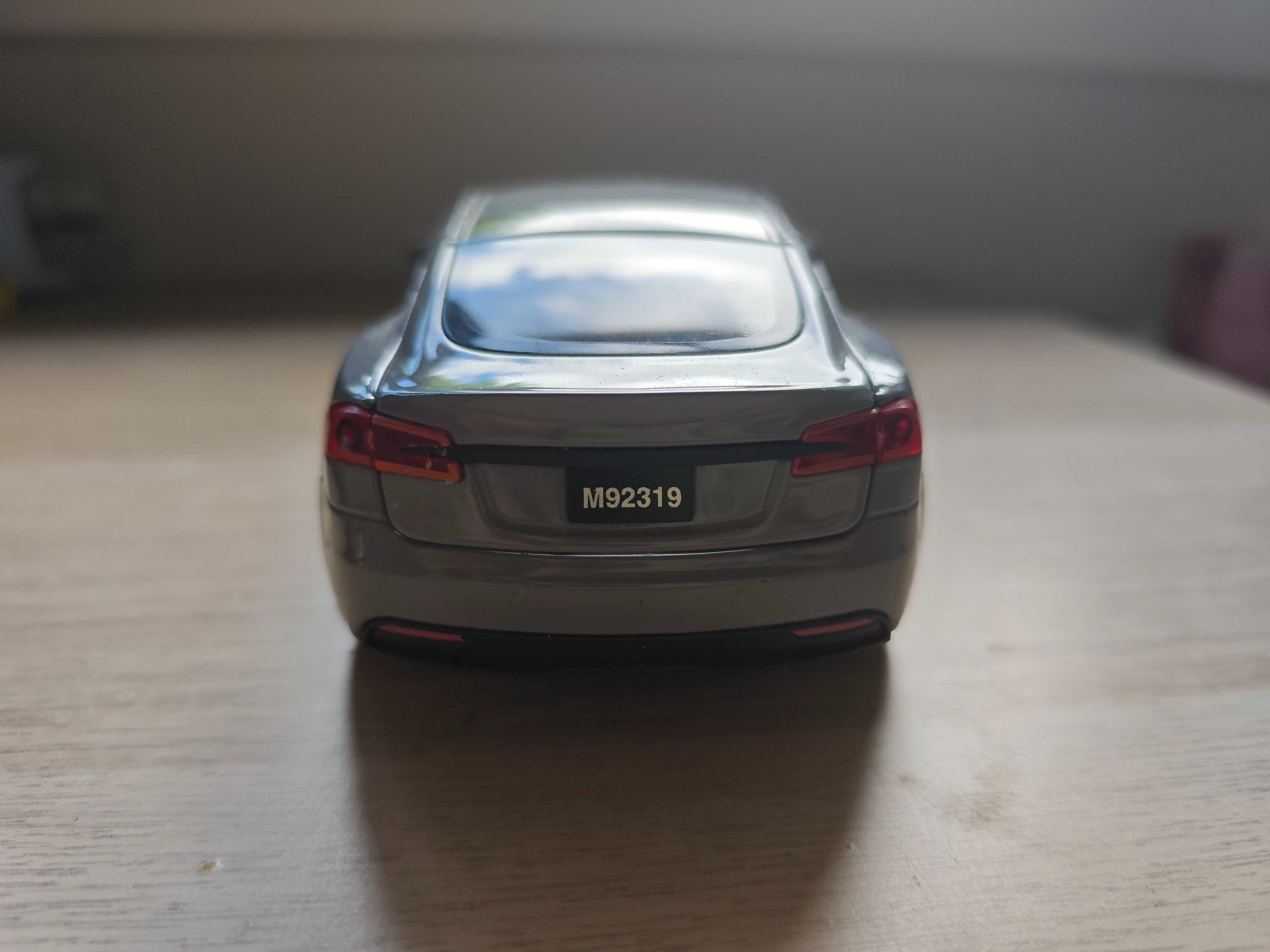 Miniatura Tesla Model S