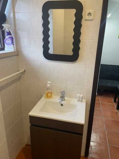 Arrenda-se ESTUDIO T0 e T1  Mobilado