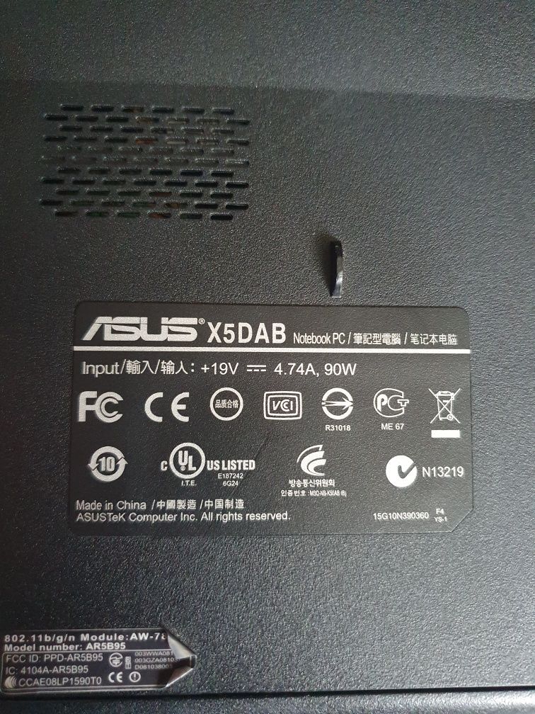 Laptopy na części sztuk 3 I pół