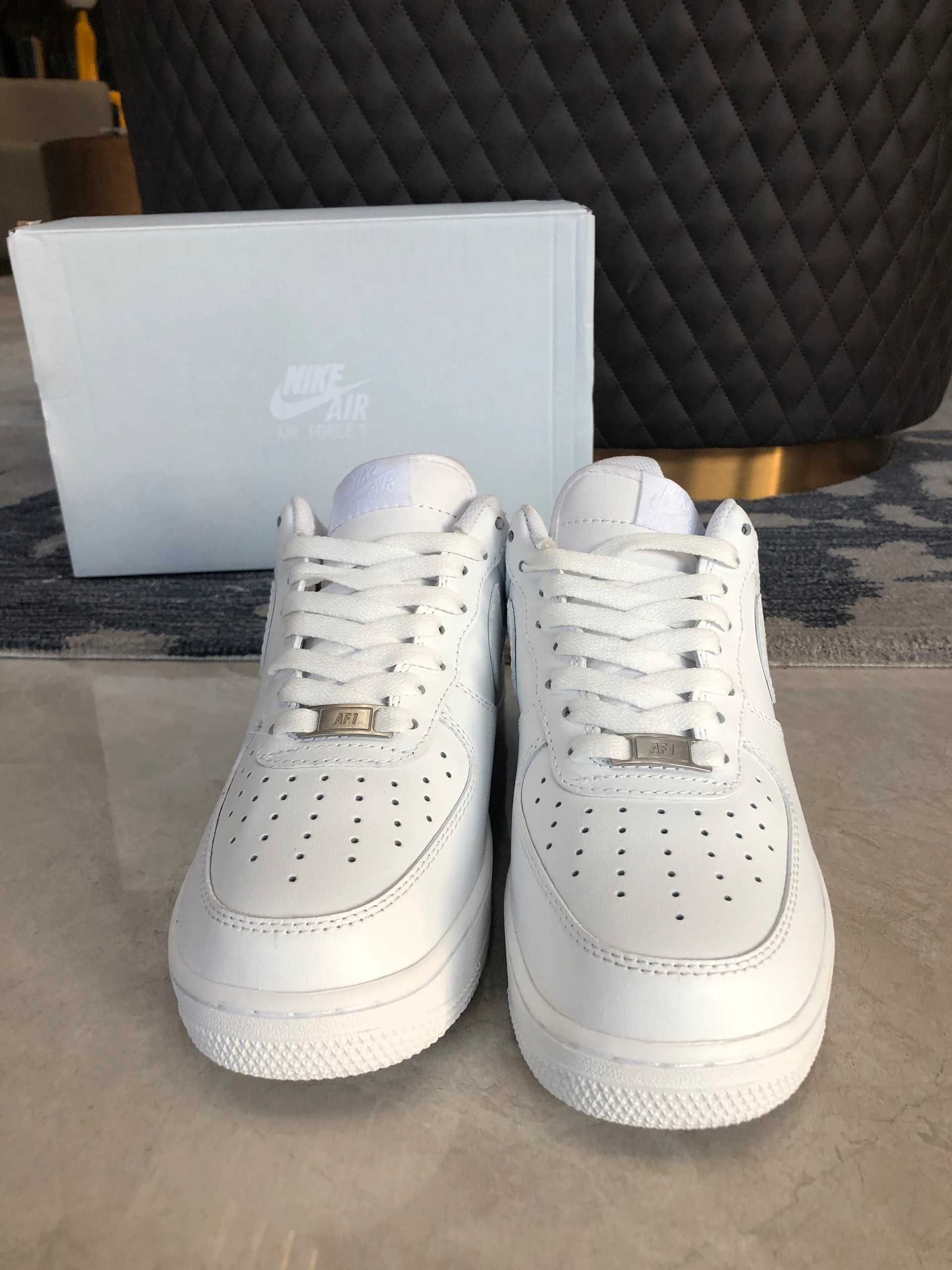 Nike Air Force 1 Low '07 White 41 EU / 8US / 26 CM