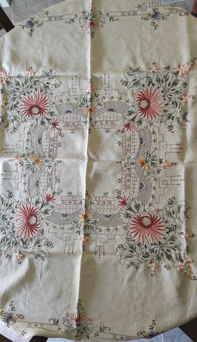 Toalha bordada da Sicília