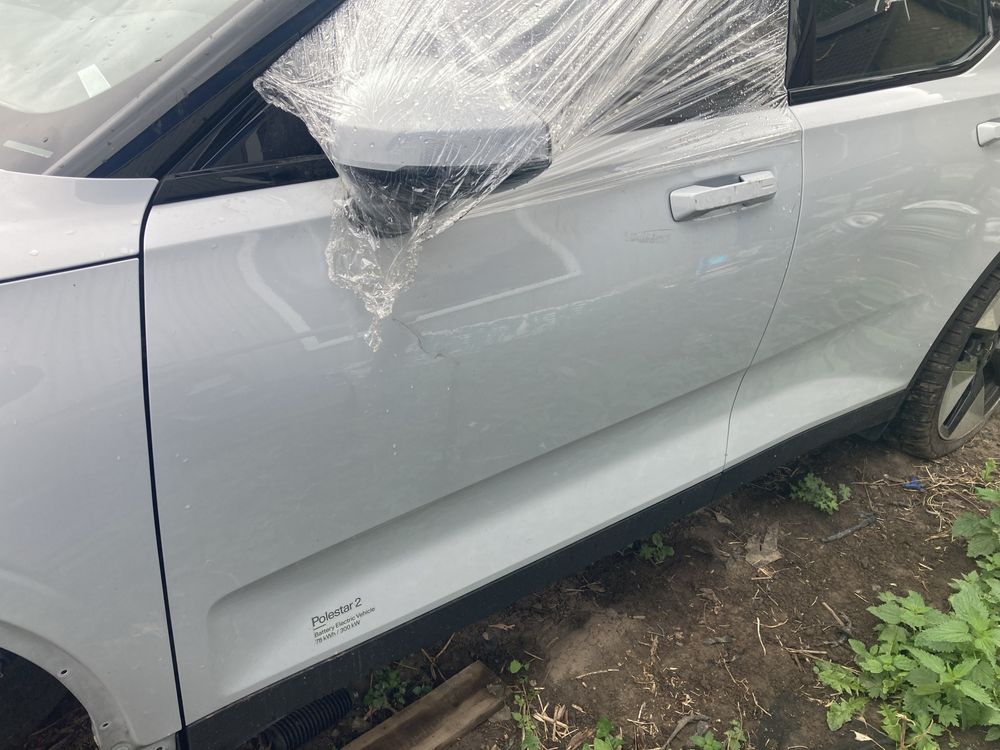 Двері Полестар 2 праві ліві