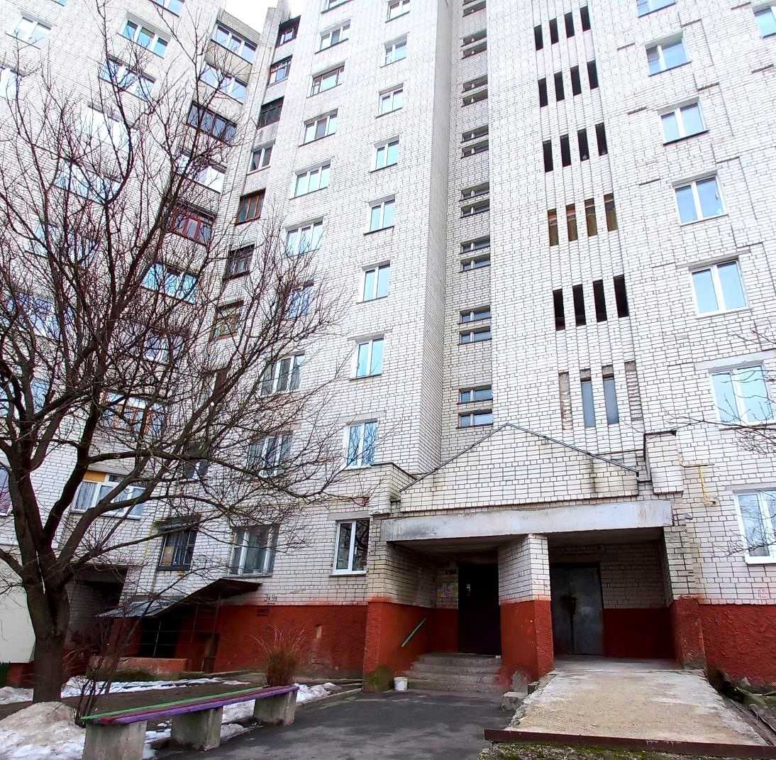 Продам квартиру 4 кімнати - 90м2  цегла , пр- кт Миру