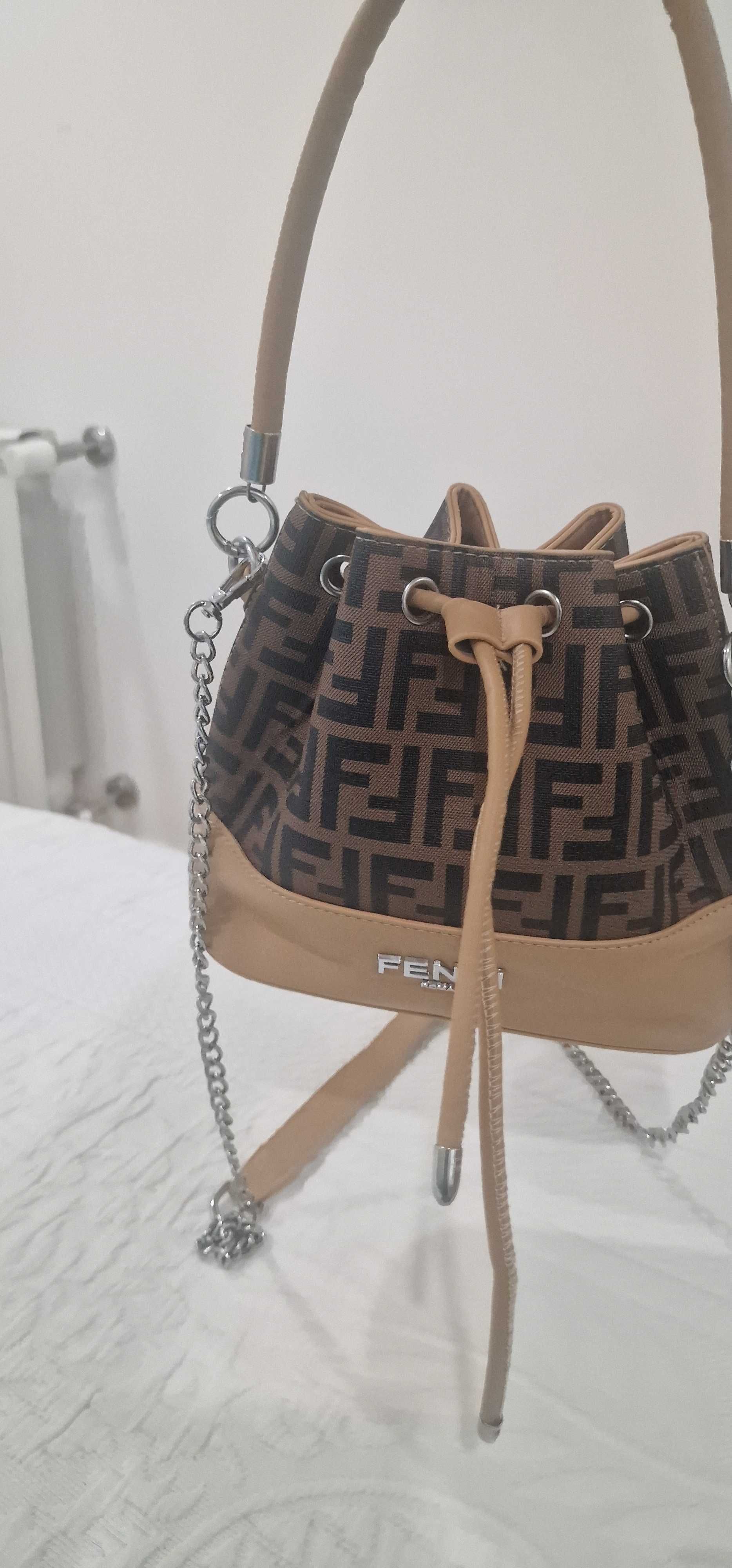 Mala Fendi bege e castanha