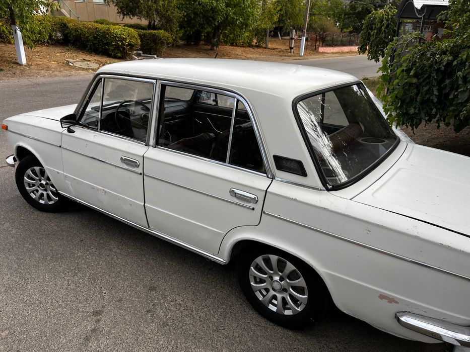 Продам ваз 2103!