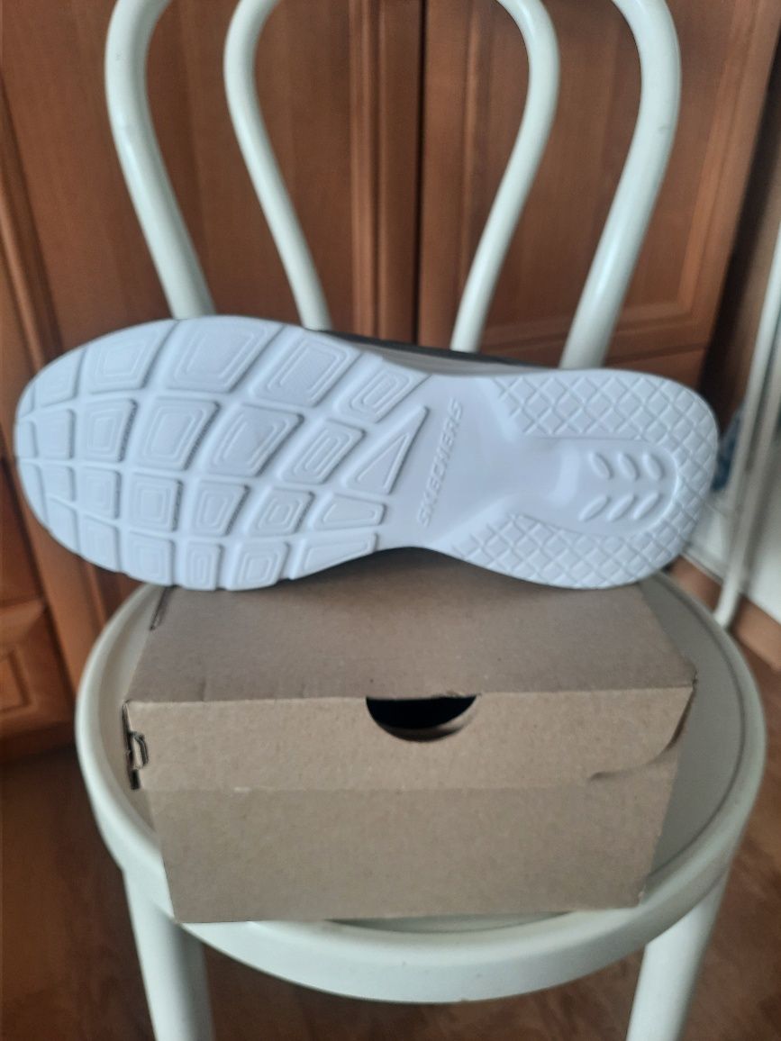 Nowe buty męskie Skechers rozmiar 41