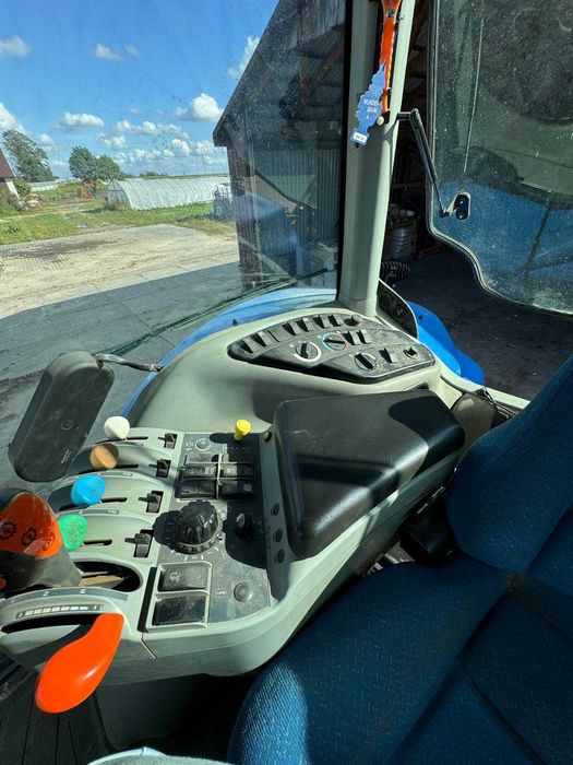 New Holland T8030