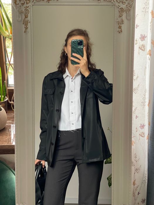 Жіночий жакет водонепроникний чорний