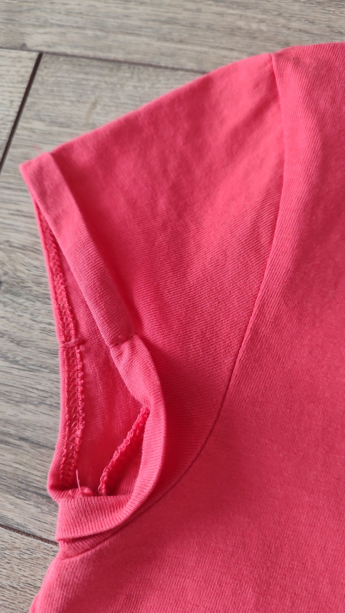 Malinowa koszulka Unique 140 Tape a loeil, letni t-shirt