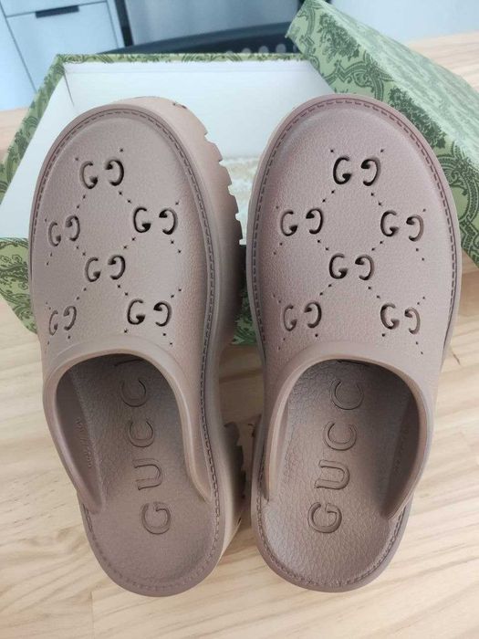 Gucci Buty, sandaly, Klapki od reki