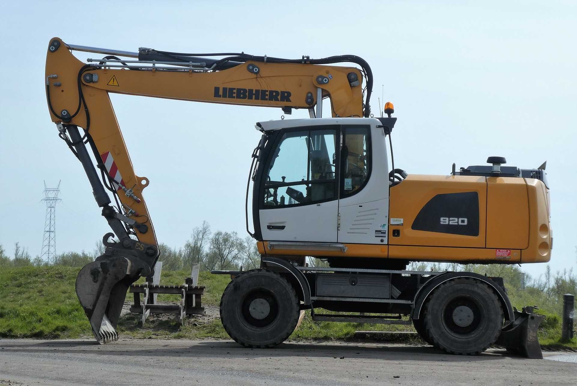 Koparki 24 Prace ziemne Koparko Ładowarka Minikoparka Koparka 16t