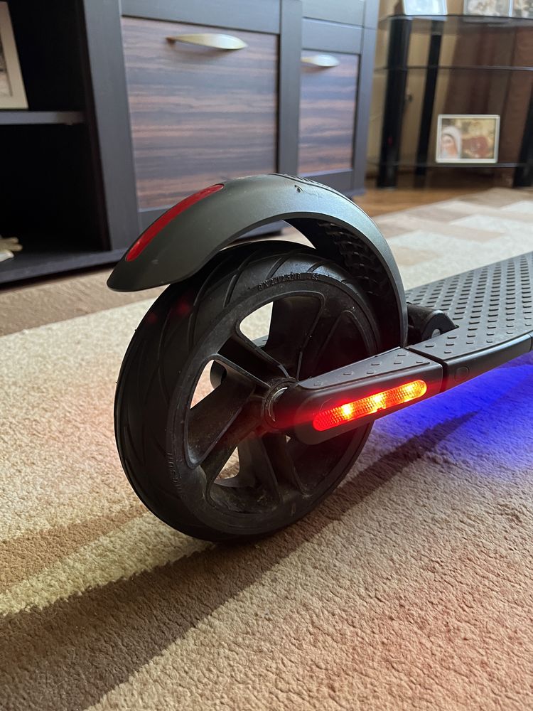 Електросамокат Segway Ninebot E25E