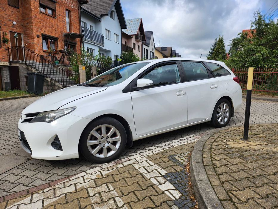 Toyota Auris Kombi 2014r - 1.4 D4D (PL - bezwypadkowa)