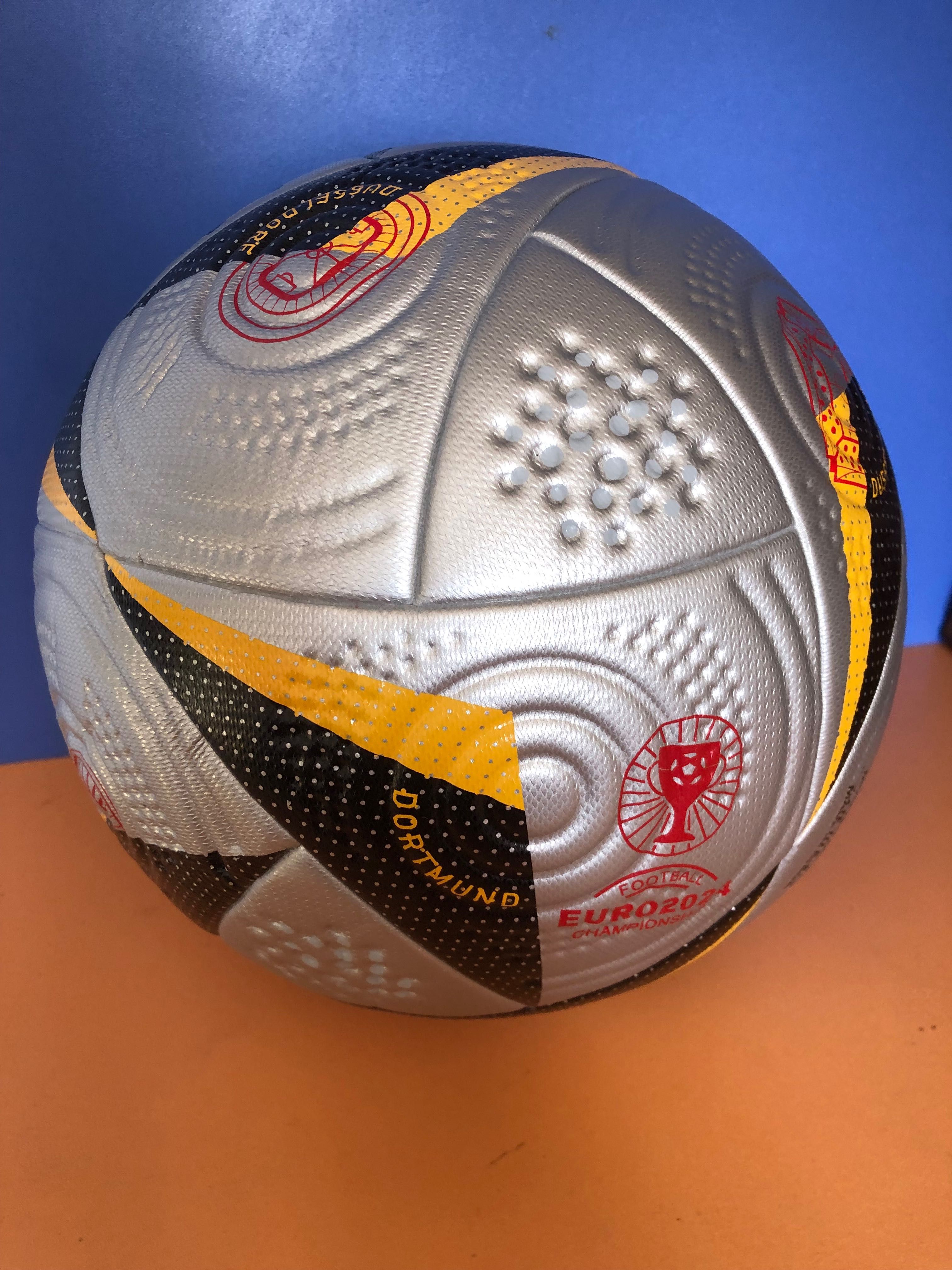 Офіційний мʼяч  EURO Final Pro Official Match Ball 5 розмір