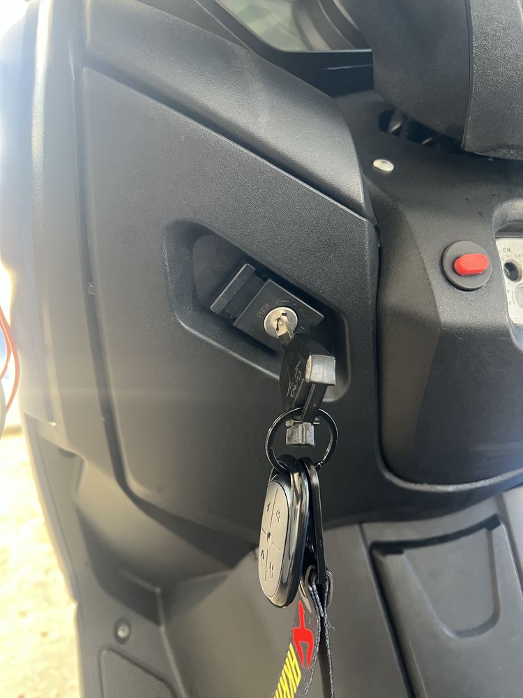 SCOOTER MITT 125 GTS