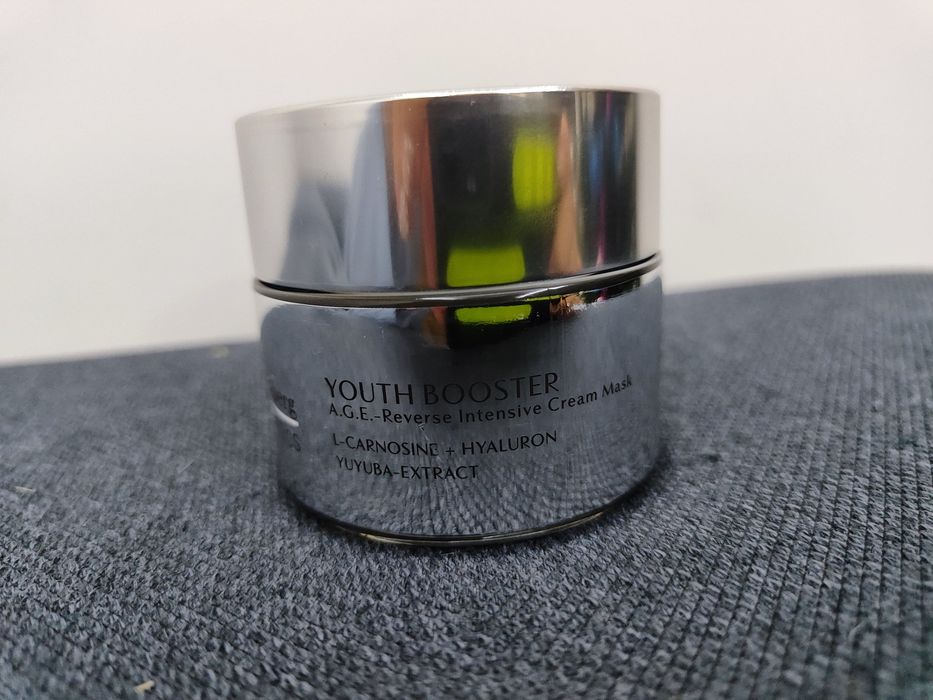 Krem Dr. Susanne von Schmiedeberg Youth Booster A.G.E.
Youth Booster