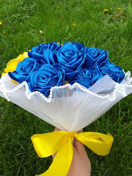 Продам букет із атласних лєнт 24р