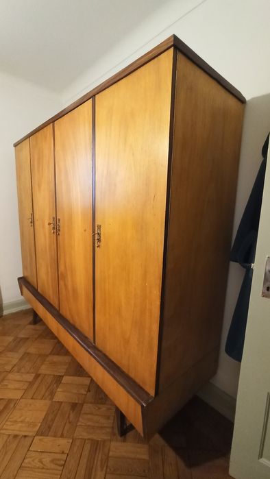 Guarda fatos vintage madeira maciça