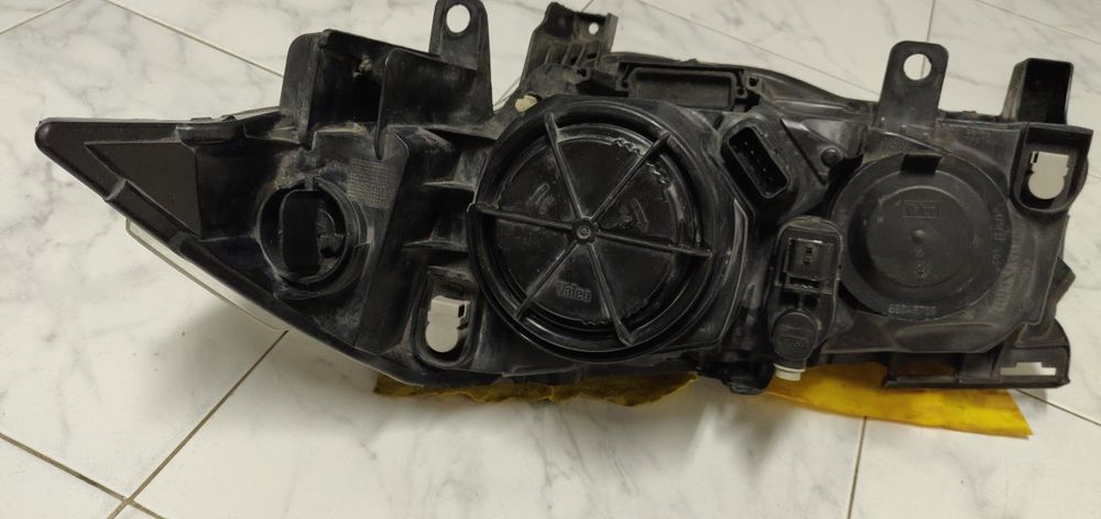 Farol dir. Renault Megane II olho de boi