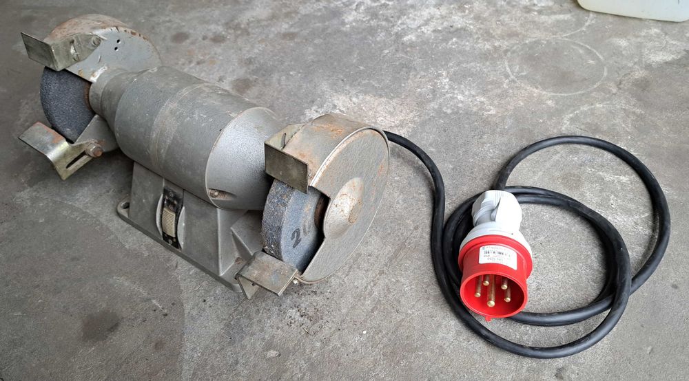 Niemiecka szlifierka stołowa VEB LOKOMOTIVBAU DDR 220-380v DDR DS160/1