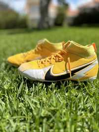 Chuteiras futebol Nike 38