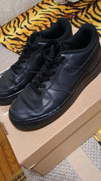 Шкіряні кросівки найк