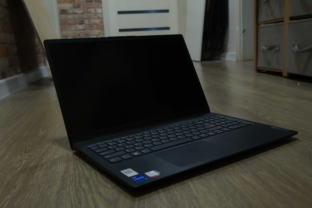 Laptop Lenovo V15 G3   16/512GB pamięci na gwarancji