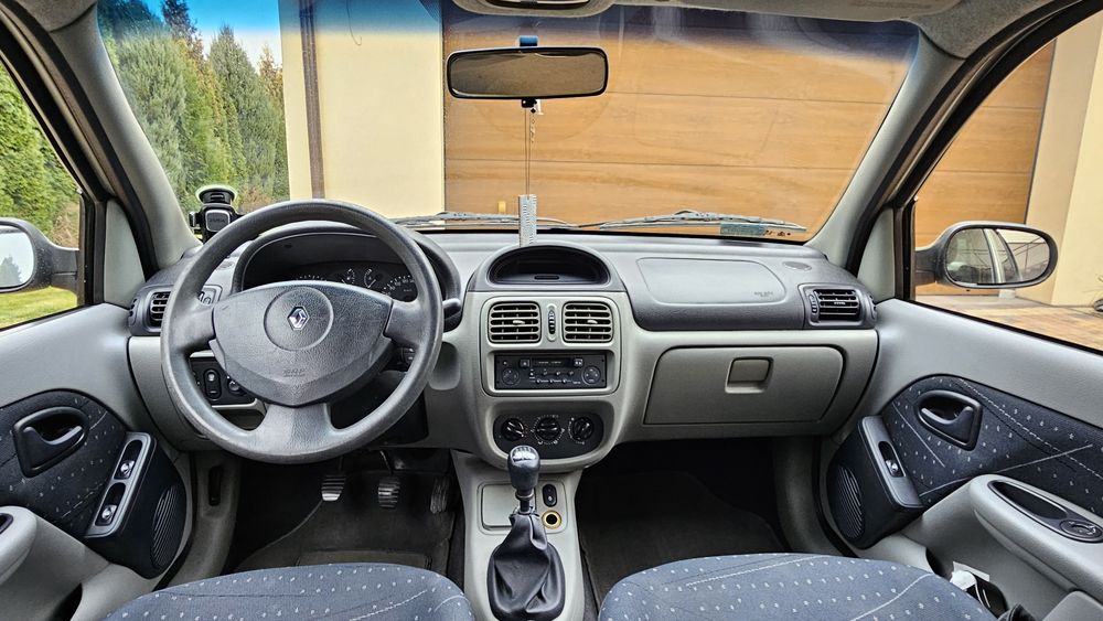 Renault Thalia 2002 r. 1.4 benzyna 75km