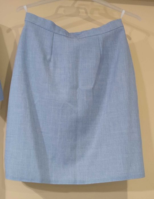 Garsonka garnitur damski ze spódnicą jasno niebieski 38 M