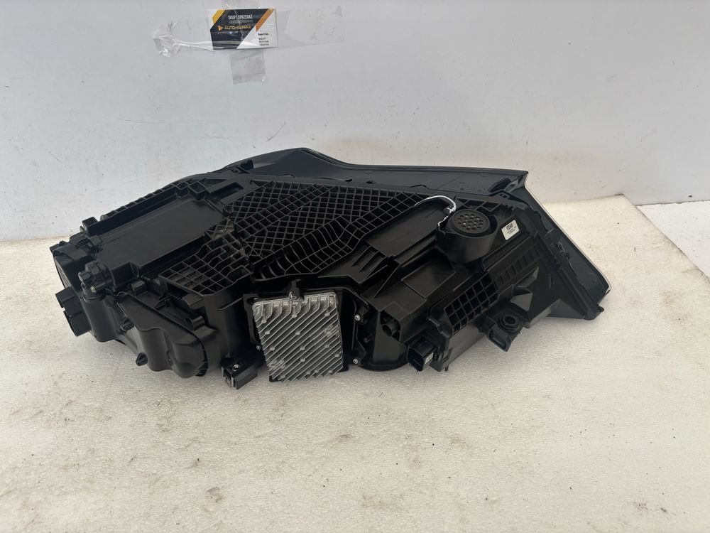 Audi Q7 4M 4M0 lift lampa prawy przód prawa przednia Matrix