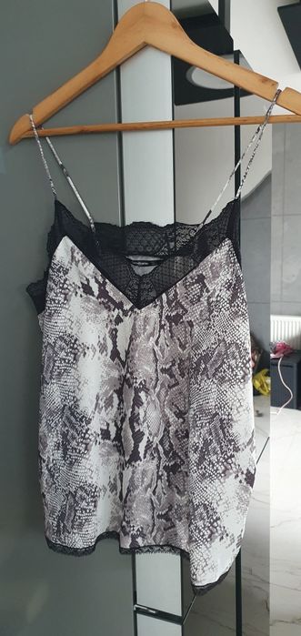 Bluzka na ramiaczkach Stradivarius nowa L