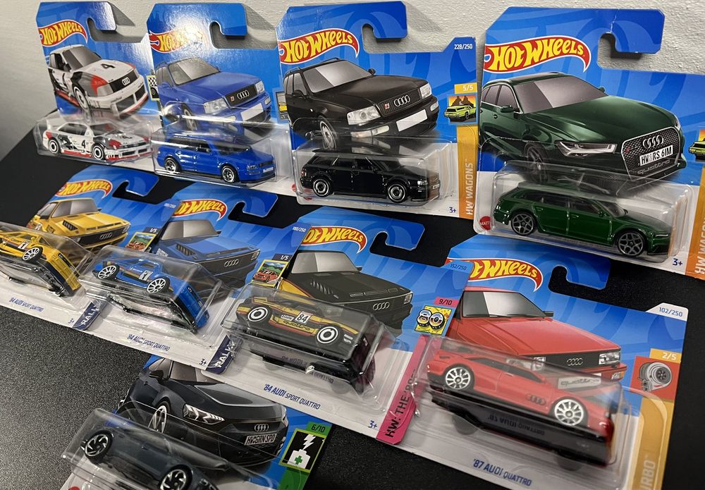 Модель Audi RS2 Avant Hot Wheels