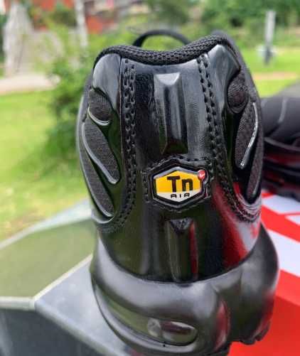 "Buty damskie Trampki"Nike_Air_Max_TN_Plus_czarny R.39